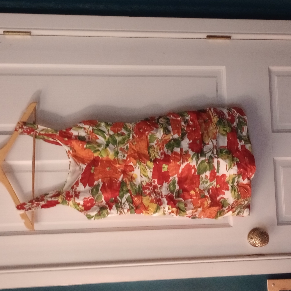 Floral ruched dress size small
